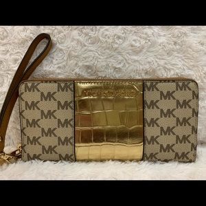 Michael Kors Signature Zip Around Wallet